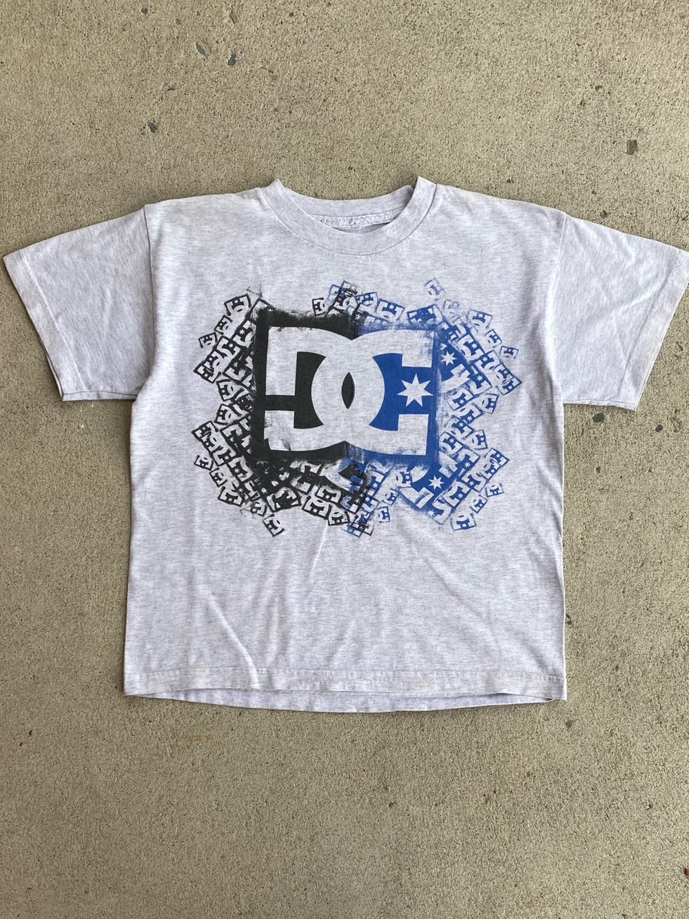 00s Y2k DC Shoes Graphic Tee Shirt